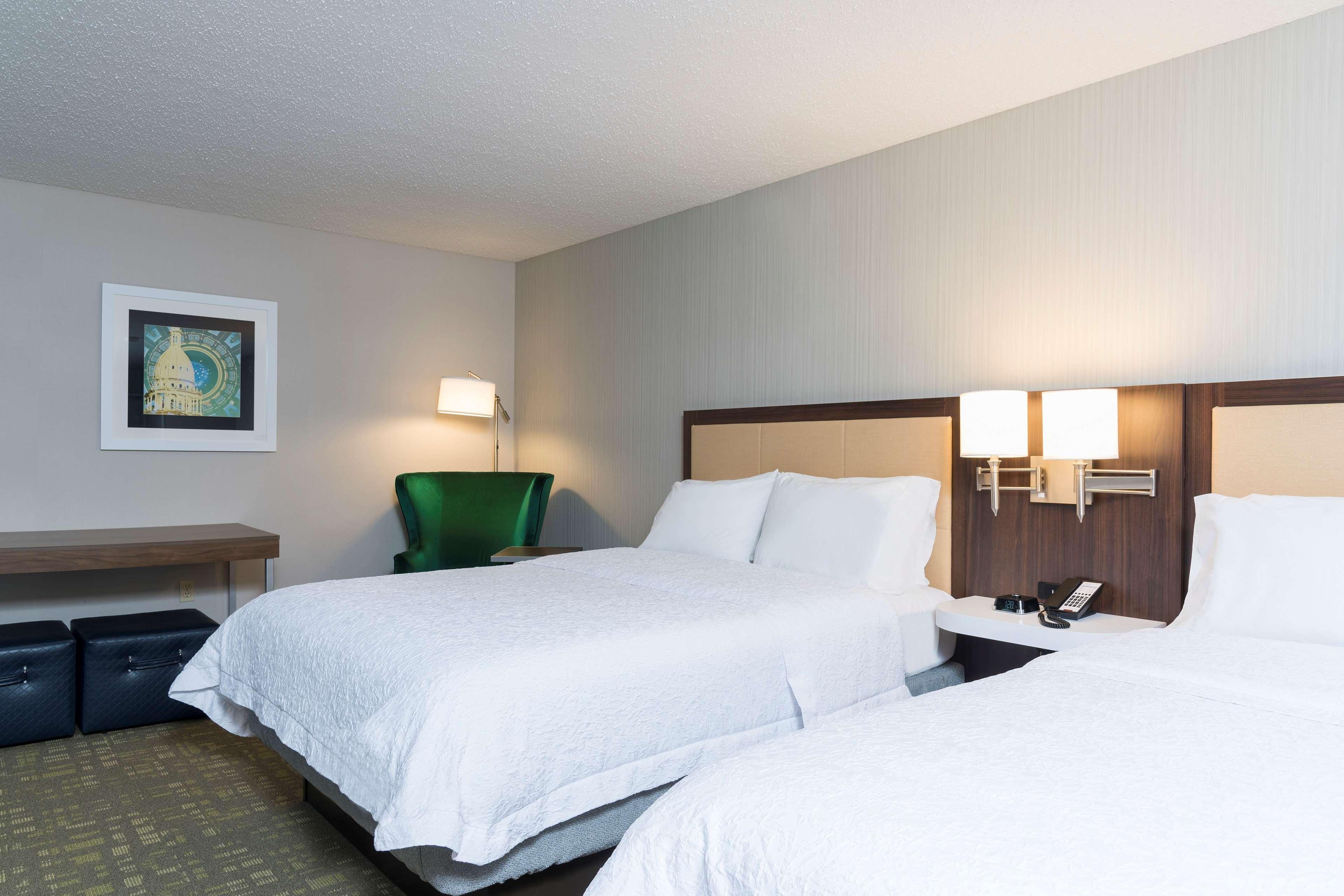 Okemos Hampton Inn & Suites East Lansing מראה חיצוני תמונה