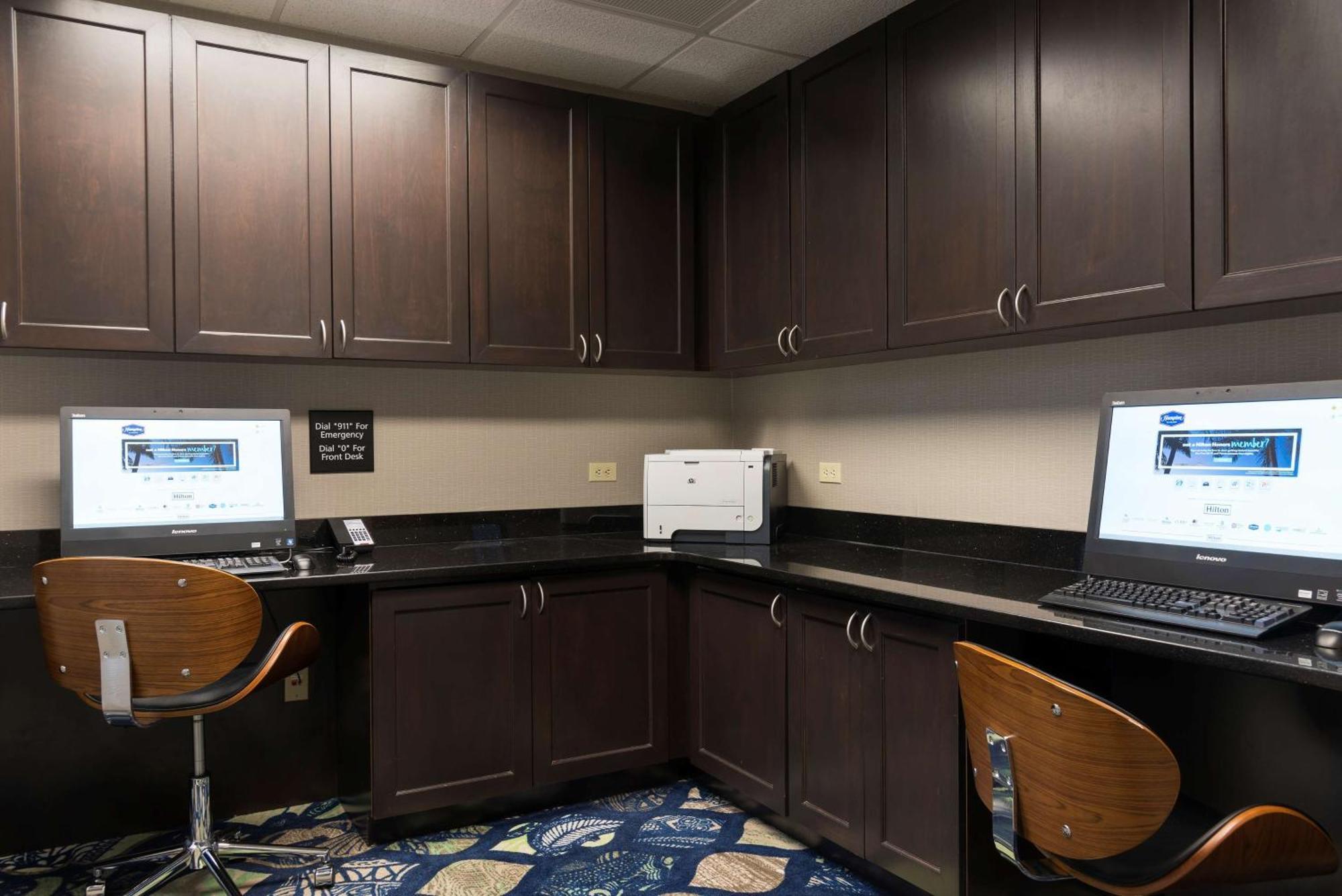 Okemos Hampton Inn & Suites East Lansing מראה חיצוני תמונה