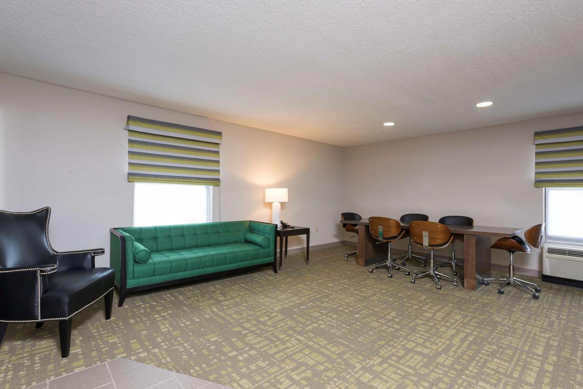 Okemos Hampton Inn & Suites East Lansing מראה חיצוני תמונה